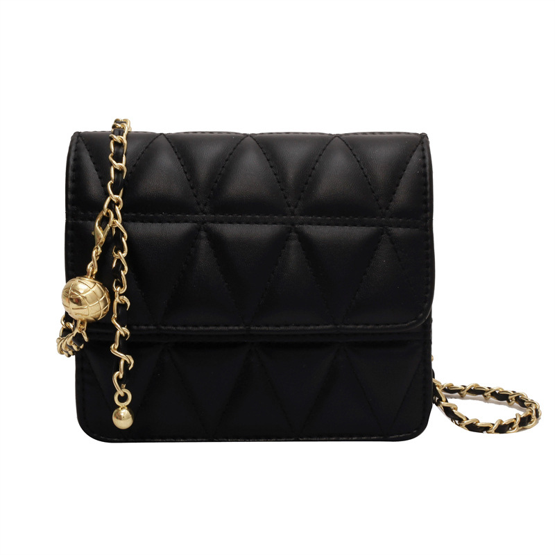 Cross-border diamond-shaped chain bag, versatile small square bag, women's 2025 summer new fashionable and trendy single-shoulder bag, stylish crossbody bag Item Picture