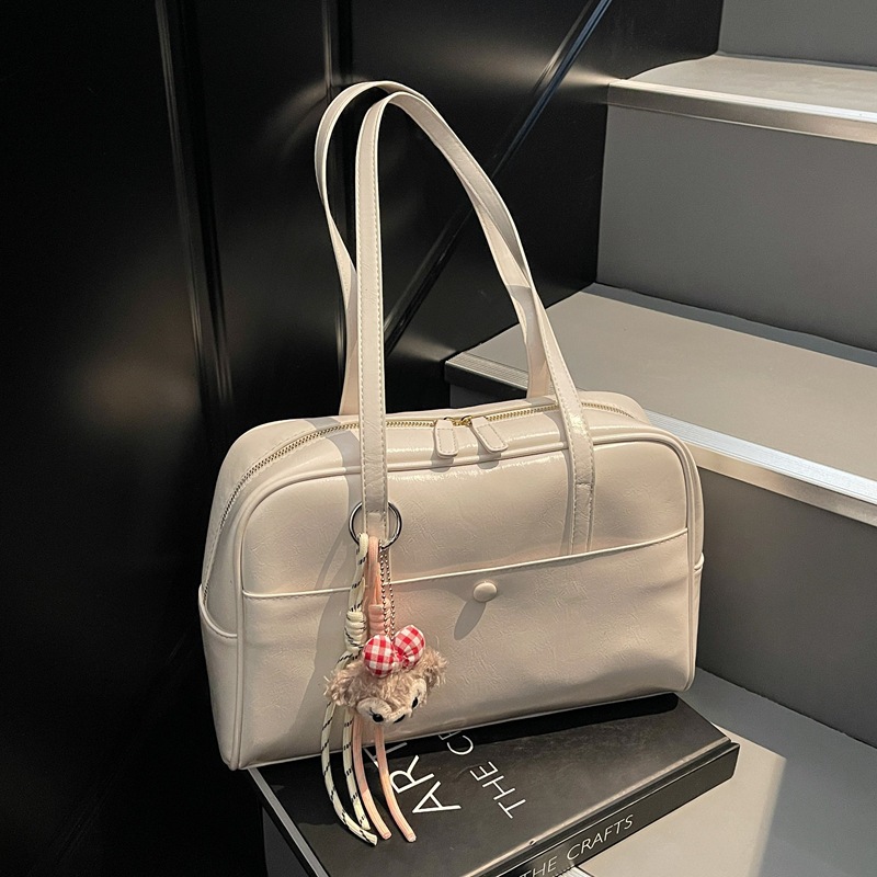 Large-capacity soft-faced commuter bag for women, 2025 new style, trendy and versatile, elegant single-shoulder underarm bag, hand-held bowling bag full figure