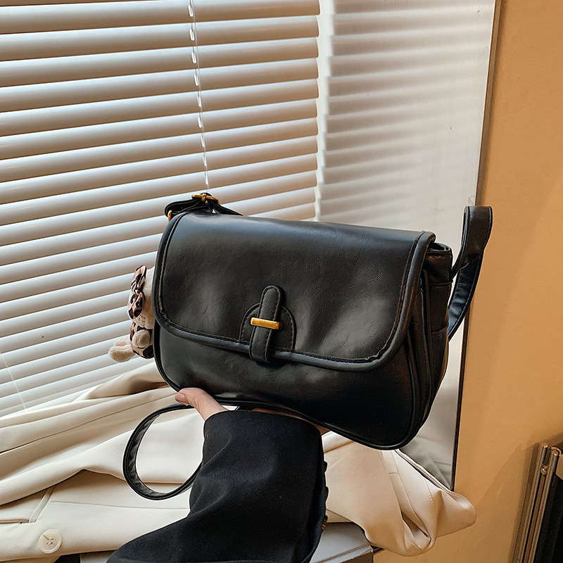 New minimalist commuting crossbody bag with a niche design, fashionable women's bag, high-end texture, ins single-shoulder bag, retro bag details Picture
