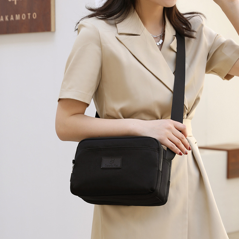 Cross-border exclusive women's fashionable and trendy single-shoulder bag, multi-layer large-capacity crossbody bag, simple and versatile backpack for commuting details Picture