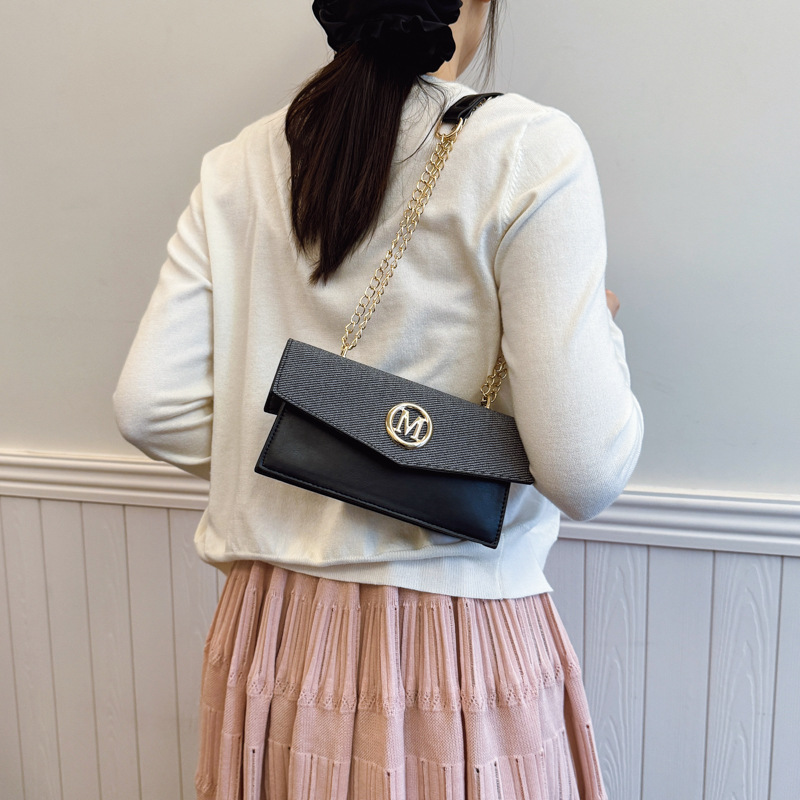 This year, the "Little Square Bag" women's 2025 summer new style fashionable retro crossbody bag versatile handbag is in vogue details Picture