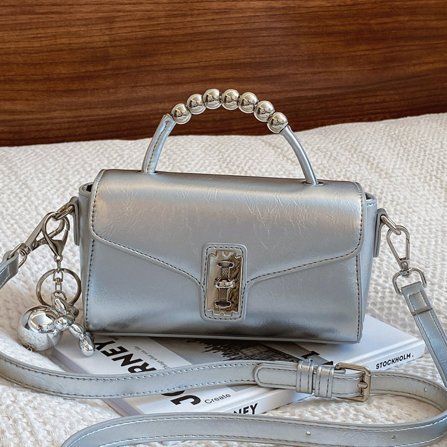 High-end beaded small square bag for women 2024 new mini handbag, fashionable and versatile, casual single-shoulder crossbody bag full figure