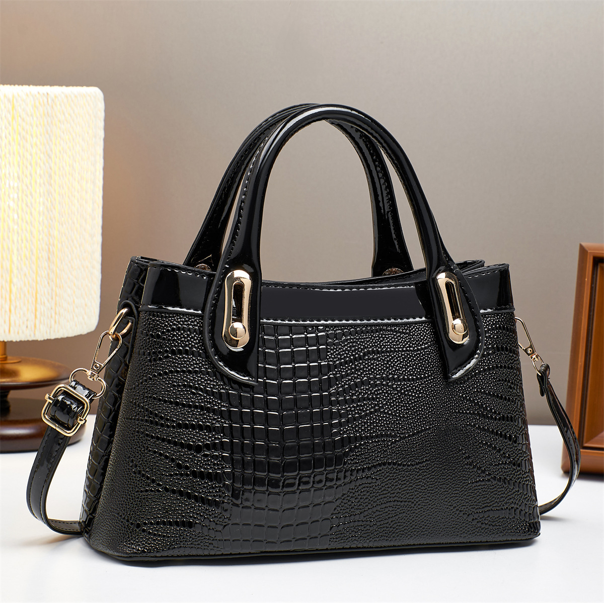 New crocodile pattern handbag, cross-border women's bag, European and American women's bag, single-shoulder bag, crossbody bag, one-piece consignment full figure