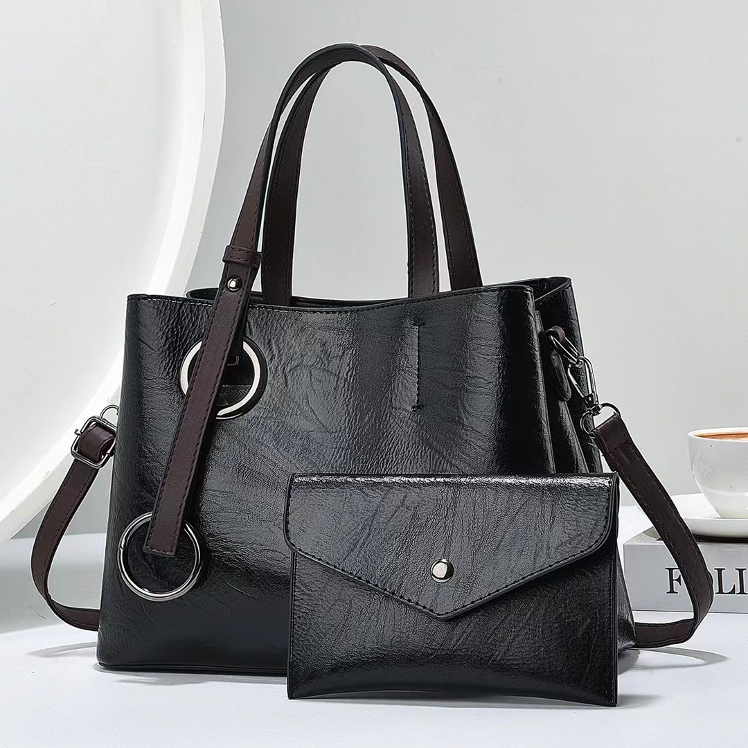 The factory's foreign trade bestseller 2023 new single-shoulder crossbody women's bag is versatile and elegant. It's a great handbag with a large capacity Application Scenario