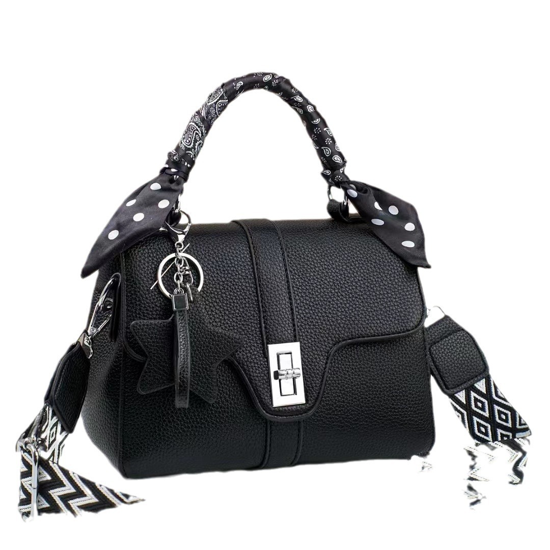 Cross-border handbags, sweet women's bags, this year's new single-shoulder trendy small square bag, niche design girls' bags Item Picture