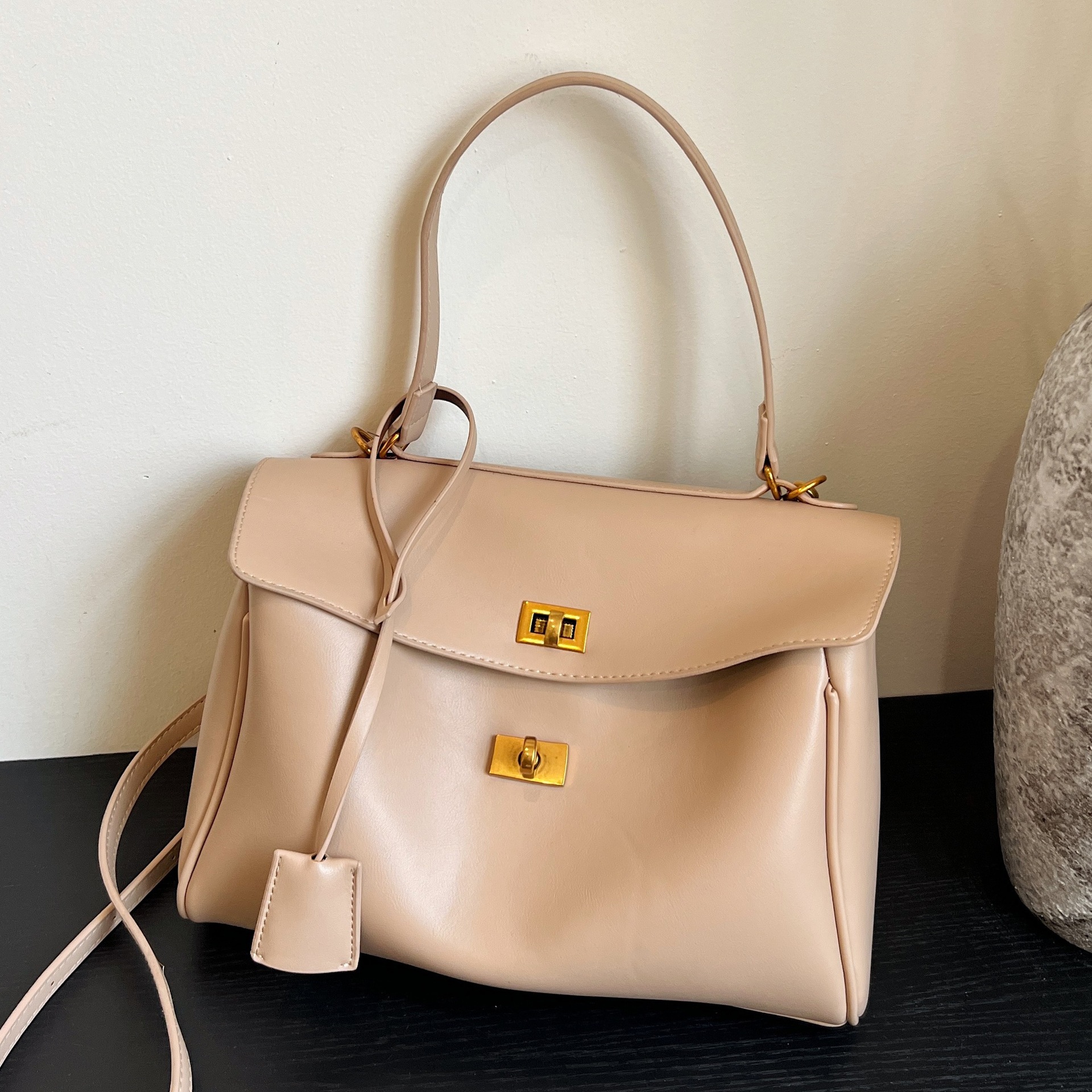 High-end texture soft surface simple underarm bag for women 2025 new large-capacity tote bag commuting single-shoulder crossbody bag full figure