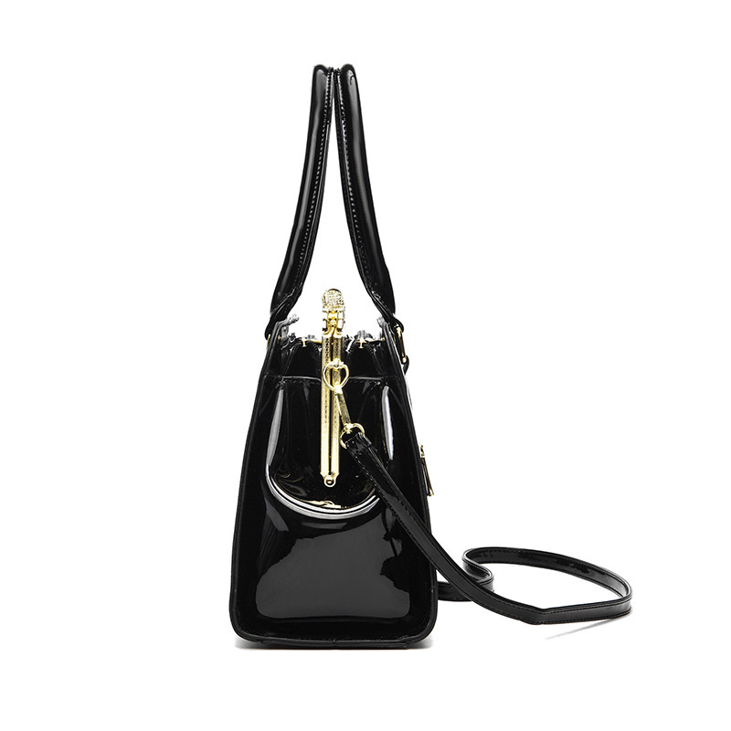 Cross-border trend: Large-capacity shiny leather handbag, Taizhou women's bag, new diamond-encrusted steel frame bag, fashionable and noble single-shoulder bag Application Scenario