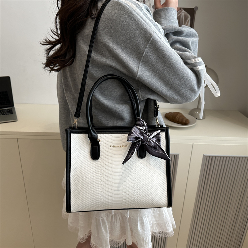 High-end style bag 2025 New trendy stone pattern handbag, women's bag, bride's bag, versatile single-shoulder crossbody bag, women's bag Specification drawing