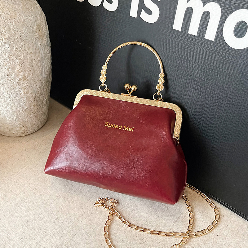 2025 Summer New lapel handbag, fashionable shoulder bag, elegant lady dinner bag, chain bag full figure