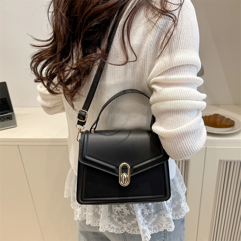 The 2025 new style of fresh summer fashion crossbody bag, casual and simple hand-held small square bag, fashionable single-shoulder bag for women Specification drawing