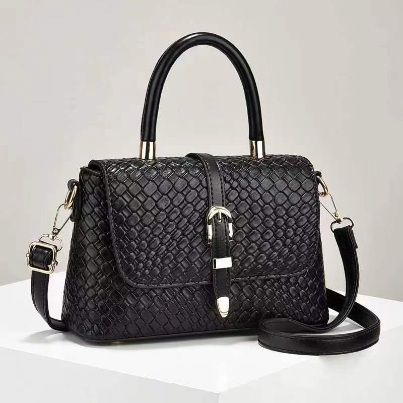 A new style of fashionable woven single-shoulder crossbody bag, simple cross-border trend, elegant and versatile for women, mom and handbag full figure