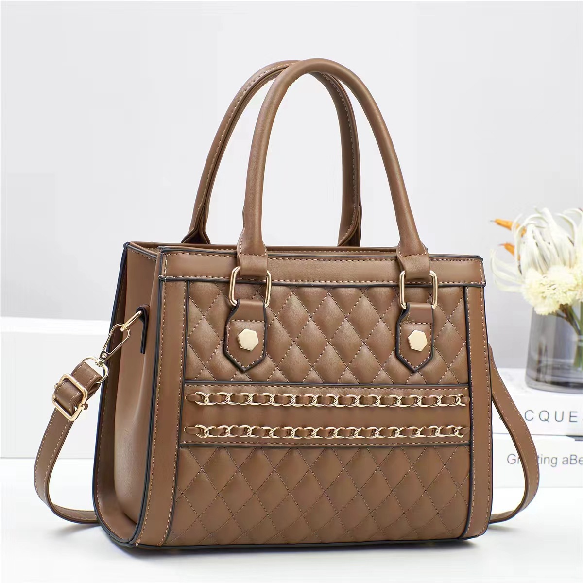 Korean-style texture single-shoulder smooth crossbody bag for women, 2024 new model from the manufacturer, a fashionable handbag for women details Picture