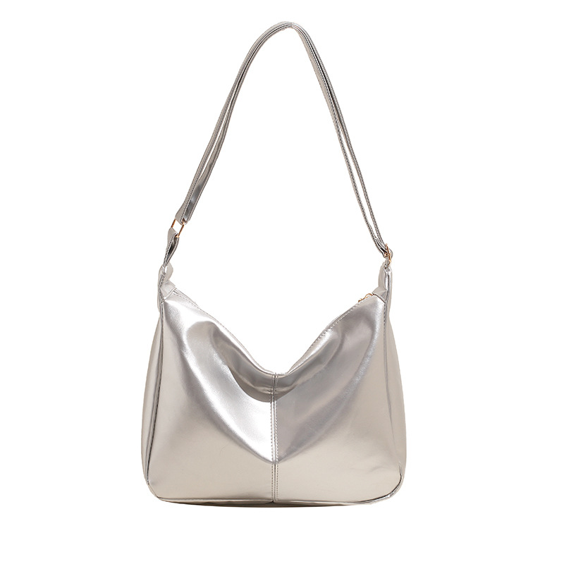 Large-capacity, elegant and personalized bucket bag, retro tote bag, fashionable and simple single-shoulder crossbody bag for women's commuting under the armpits Item Picture