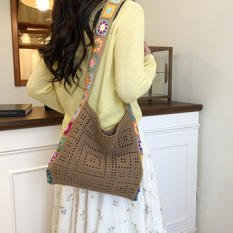 A new style of women's 2025 knitted woolen bag, a fashionable and trendy summer single-shoulder bag, a large-capacity commuter tote bag for going out details Picture