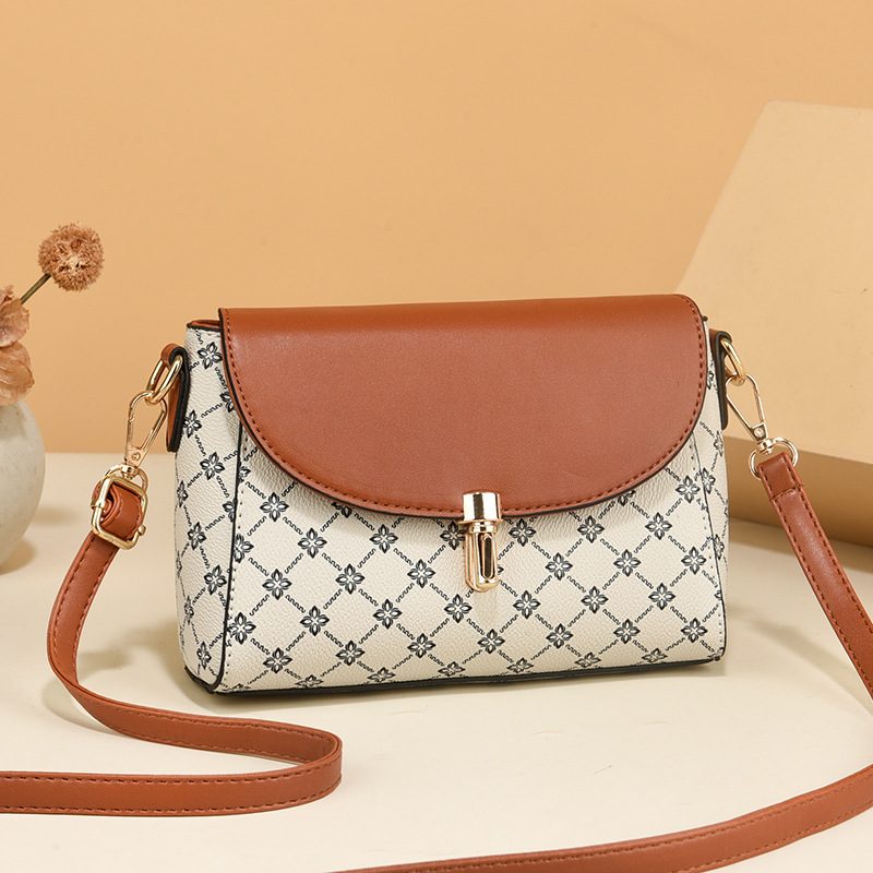 New trendy autumn and winter ins Korean style versatile small bags in stock. Ladies' stylish single-shoulder crossbody bag, small square bag, women's bag Application Scenario