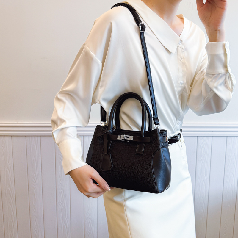 High-end, stylish handbag for women, 2025 new style, patchwork fashion single-shoulder bag, stylish, light luxury, versatile crossbody bag Specification drawing