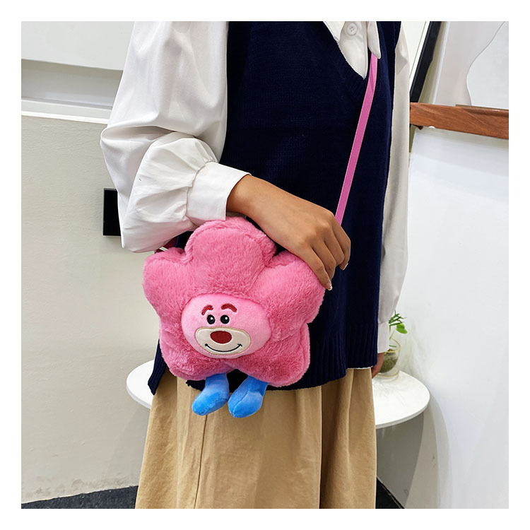 Cross-border new products: 8-inch plush toys, children's claw machine bags, doll dolls, toy bags, strawberry bear Kulomi Application Scenario