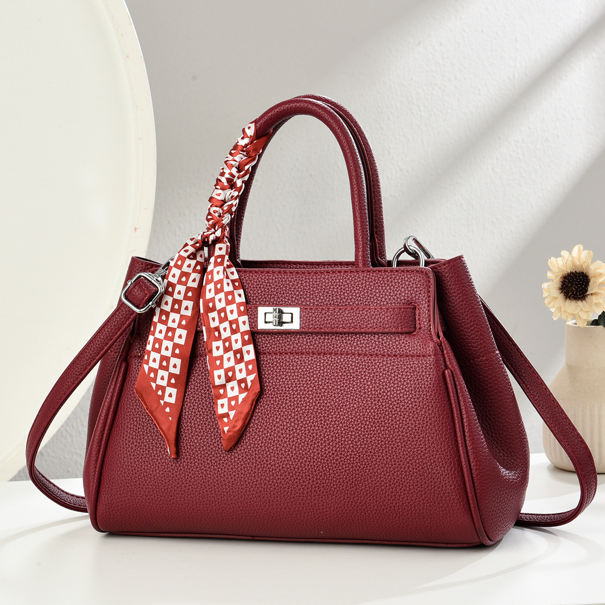 New middle-aged and elegant mom bag, red bride bag, handbag, versatile for daily use, single-shoulder crossbody bag, wedding bag full figure