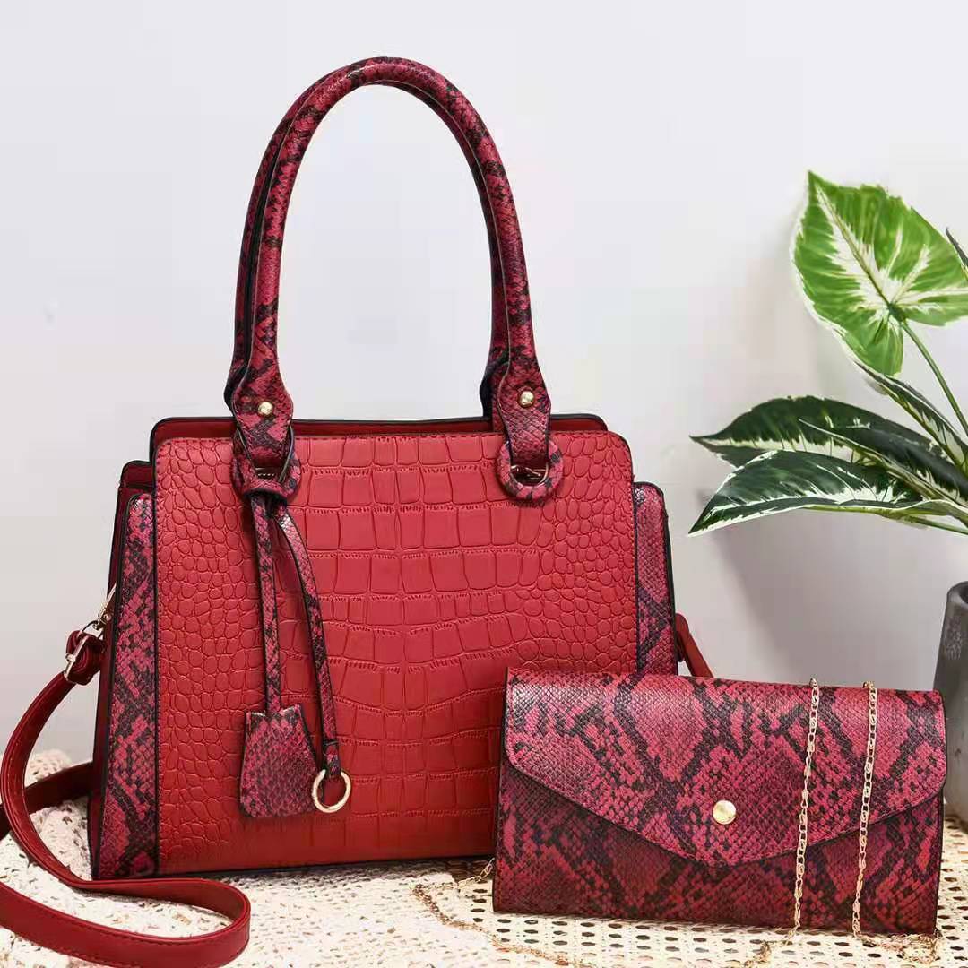 2022 New trendy and fashionable snake-patterned patchwork fashionable mother-and-child bag, crossbody women's bag, large-capacity handbag for foreign trade Application Scenario