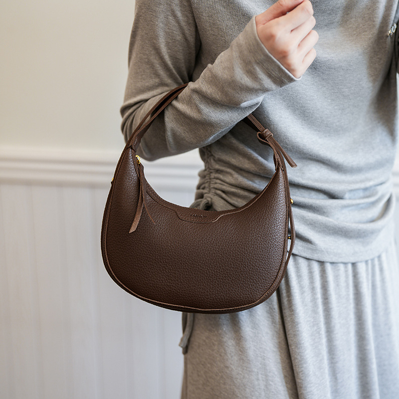 Cross-border niche handbag, women's 2025 new style versatile single-shoulder crossbody underarm bag, casual and fashionable crescent bag details Picture