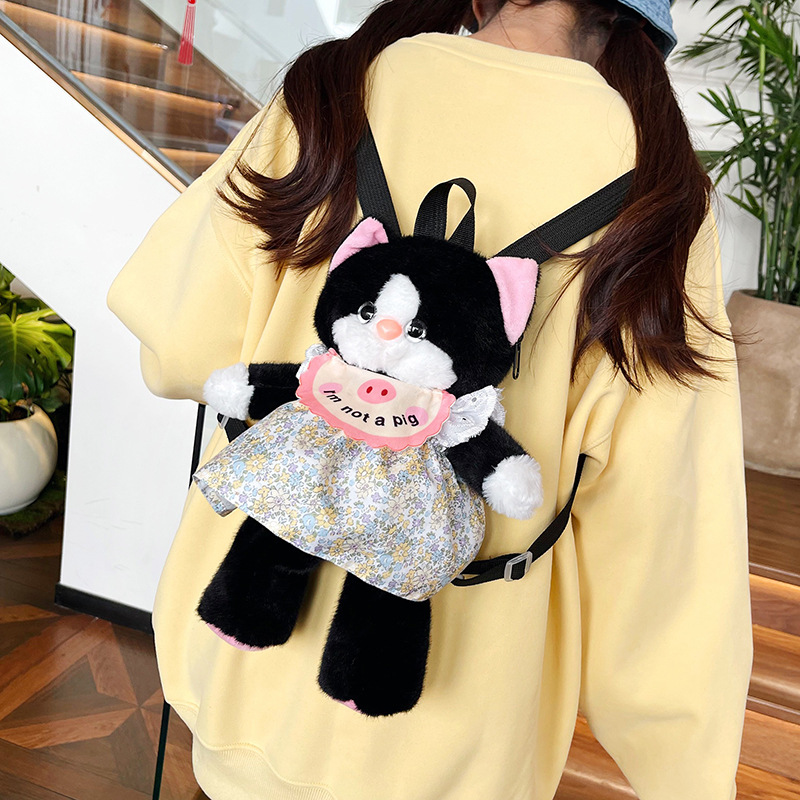 New cute cartoon doll backpack, a unique and girlish black kitten plush bag, a travel backpack style Application Scenario
