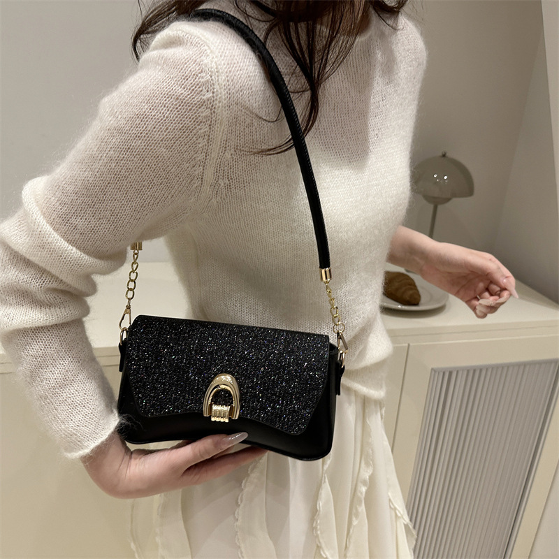 Retro style single-shoulder crossbody bag for women 2025 new stylish and fashionable commuting trend simple square underarm bag details Picture