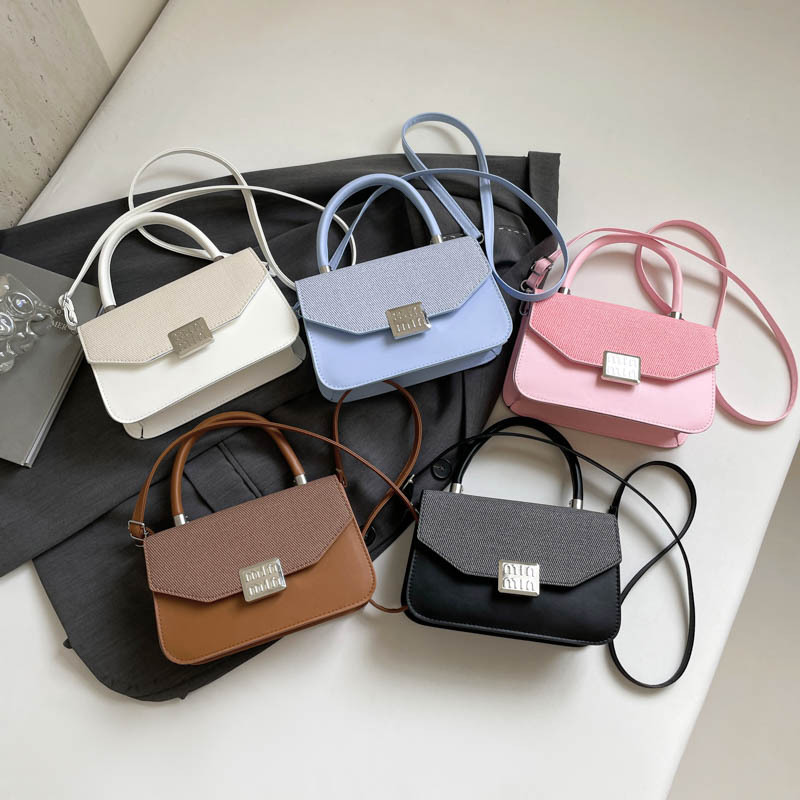 Women's bag 2025 New summer stylish small square bag, single-shoulder bag, elegant crossbody bag, commuter bag Application Scenario