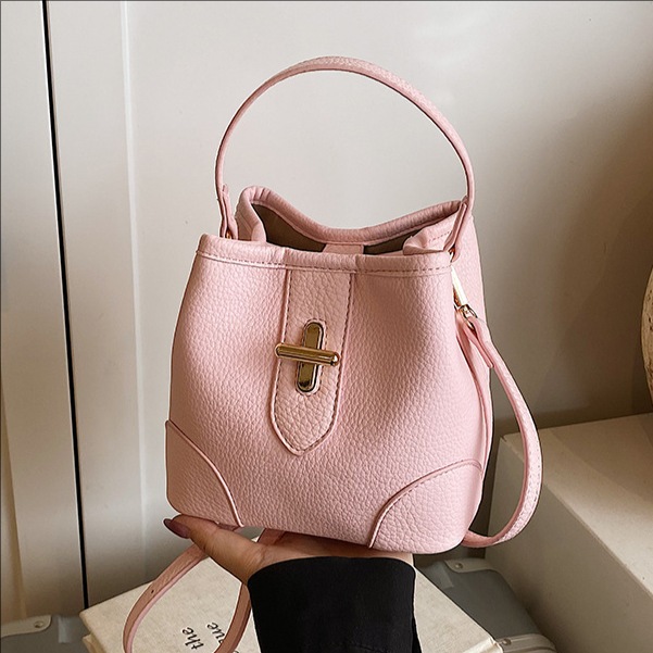High-end and trendy handbag for women, 2025 new style, fashionable and versatile crossbody bag, exquisite and super popular single-shoulder bucket bag full figure