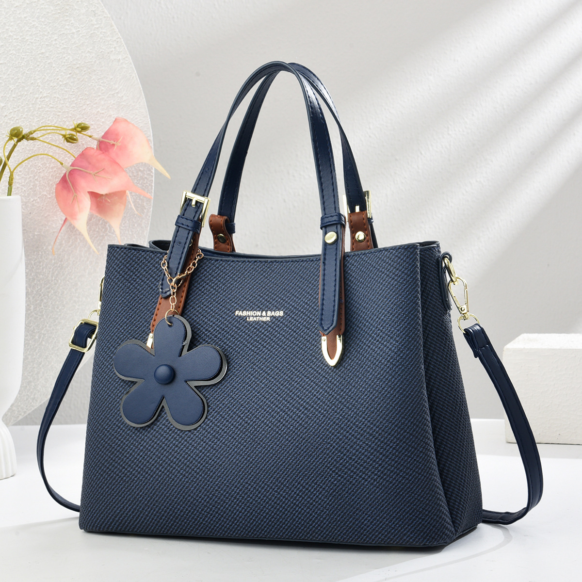 Women's bag 2025 New autumn and winter style handbag, fashionable large-capacity versatile single-shoulder crossbody bag, one-piece consignment details Picture