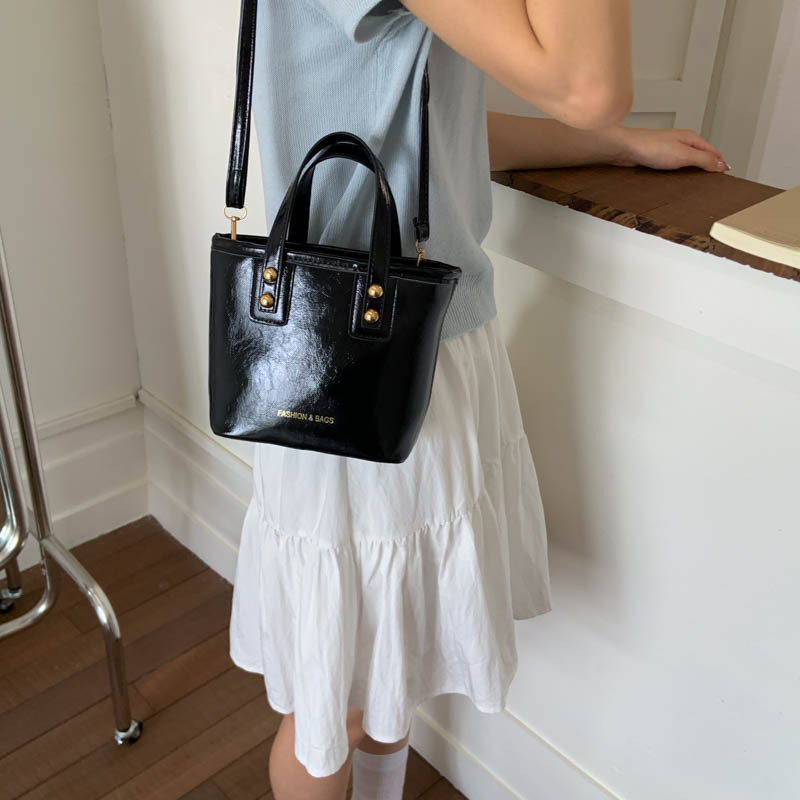 2025 New fashion bag for women: Simple and versatile, trendy bucket bag, niche and high-end, single-shoulder hand-carry crossbody bag Specification drawing
