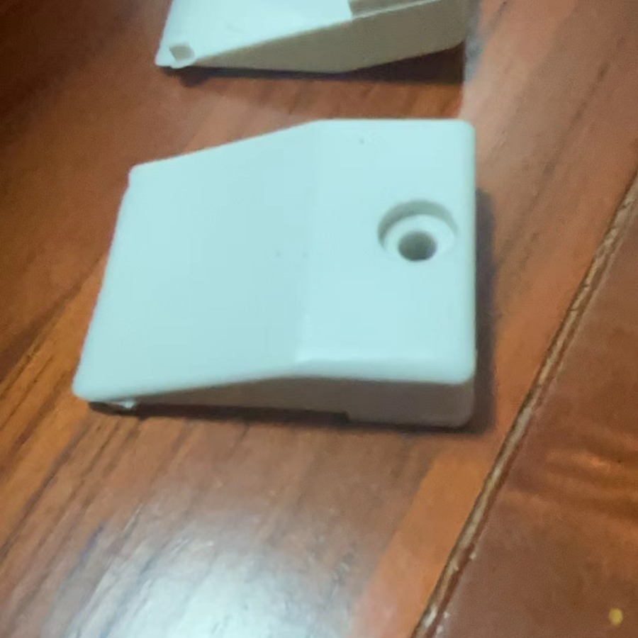 Anti-sinking block, lifting block, lifting block, casement window lifting block, gasket, gasket, plastic steel window accessories Application Scenario