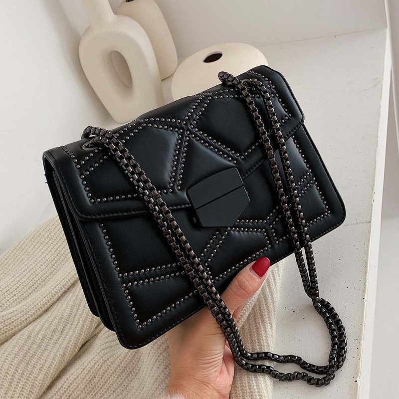 2021 new style fashionable and simple crossbody bag, ins rivet single-shoulder chain small square bag for Korean version of foreign trade full figure