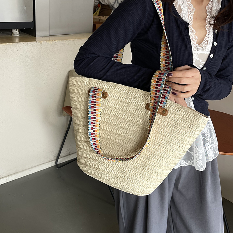 Large-capacity commuting straw woven bag for women, 2025 new trendy hand-held woven bag, beach vacation single-shoulder tote bag details Picture