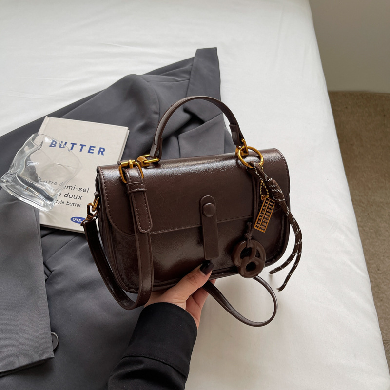 A simple and stylish handbag for women, a new 2025 casual and versatile crossbody bag, a fashionable and high-quality commuting small suitcase Specification drawing