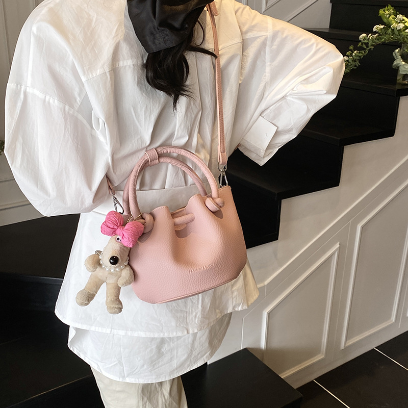 2025 New style fashionable pleated hand-held bucket bag for women, retro and versatile soft leather mother-and-child bag, casual single-shoulder crossbody bag Specification drawing