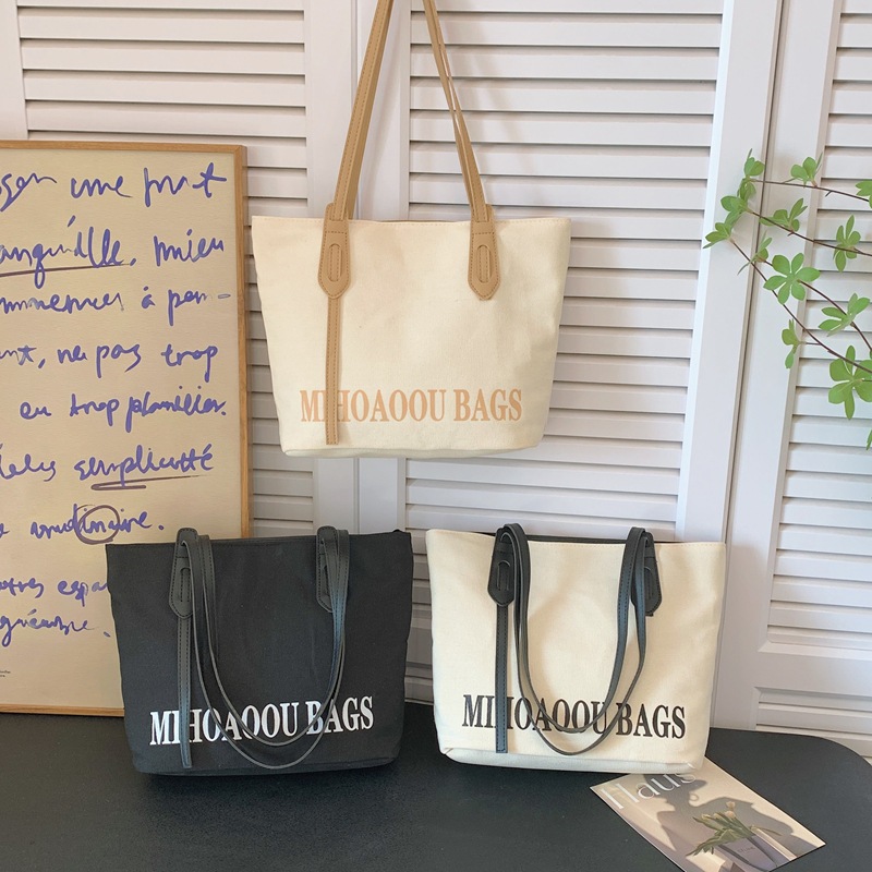 Tote bags' versatile new canvas women's bag for 2024 cross-border autumn and winter, large-capacity single-shoulder bag, color-matched commuting large bag Application Scenario