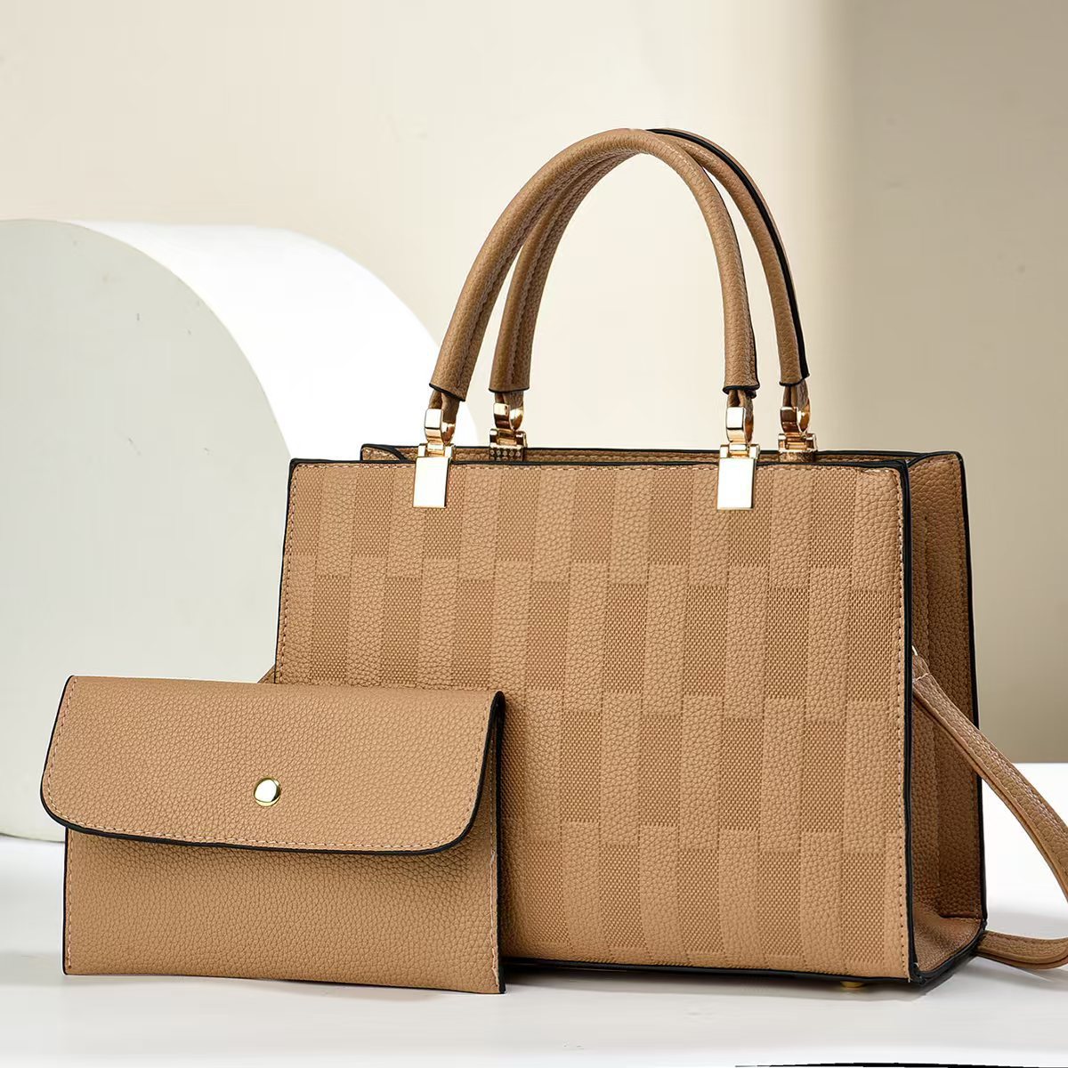 2024 New cross-border bags large-capacity embossed bags, women's wedding bags, light luxury hand-held European and American grand mother-and-child bags Specification drawing