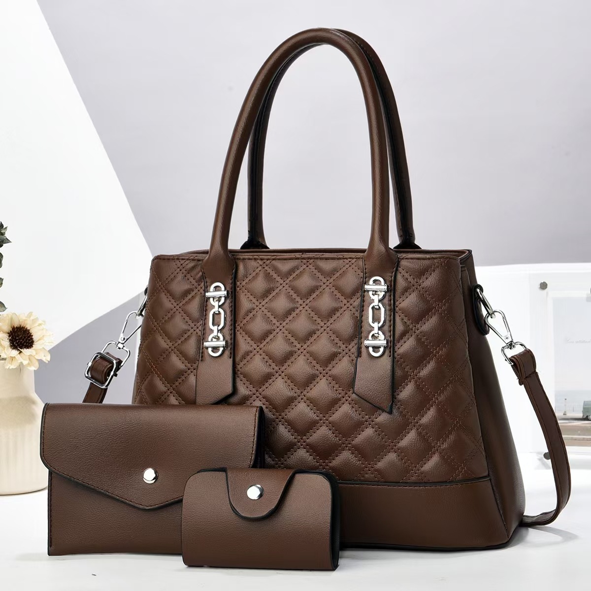 New diamond-shaped checkered mother bag three-piece set, multi-layer large-capacity fashionable handbag, cross-border versatile single-shoulder bag, crossbody bag Application Scenario