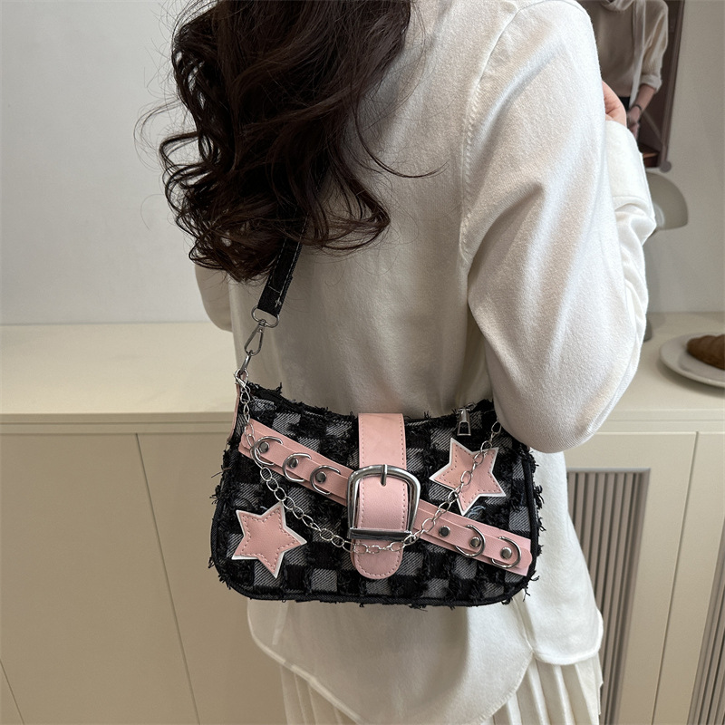 Trendy and individualistic hot girl 2025 Star New casual denim chain hand shoulder and underarm bag for women details Picture