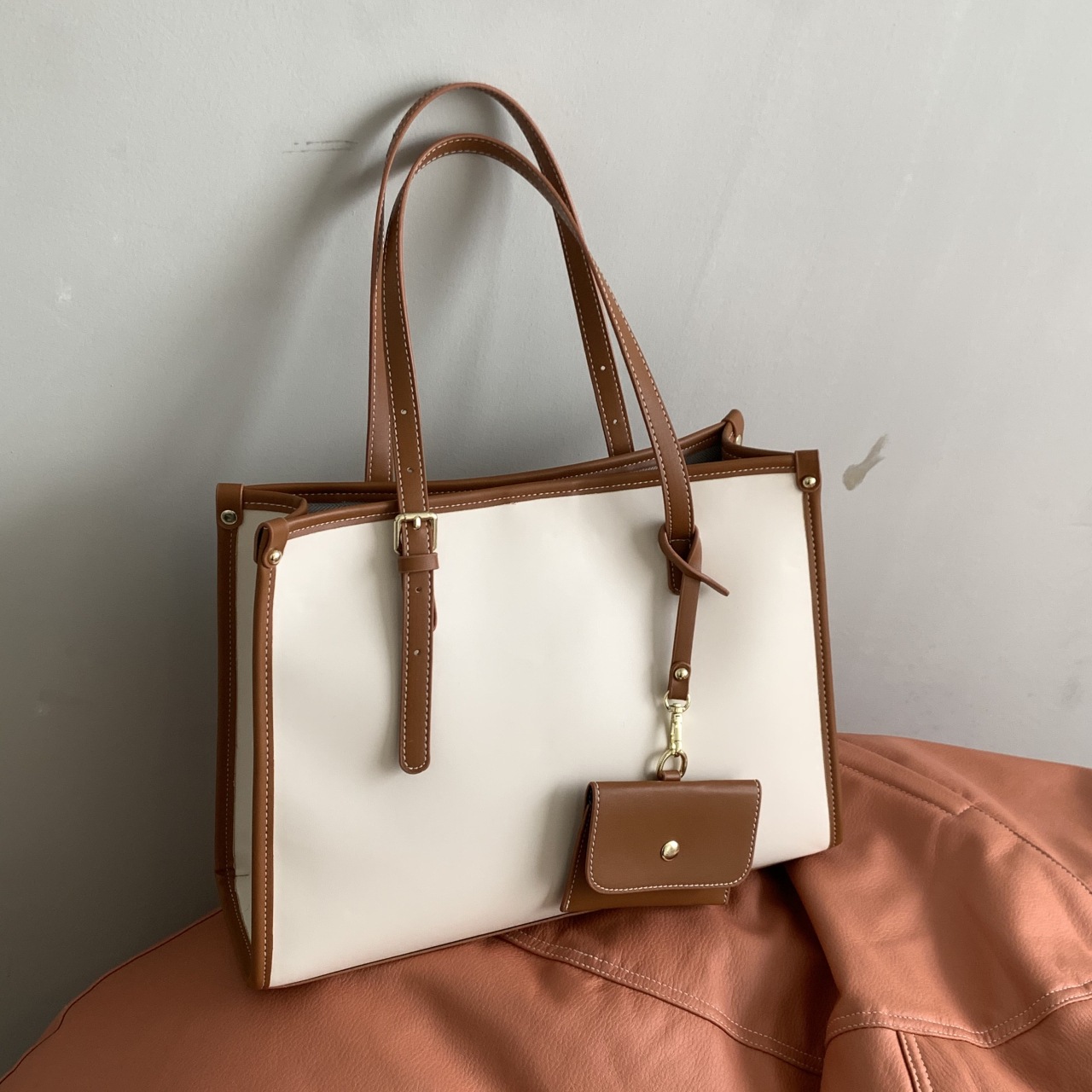 Large-capacity single-shoulder bag for women, 2024 new trendy and versatile crossbody bag, niche and fashionable commuter tote coin purse Specification drawing