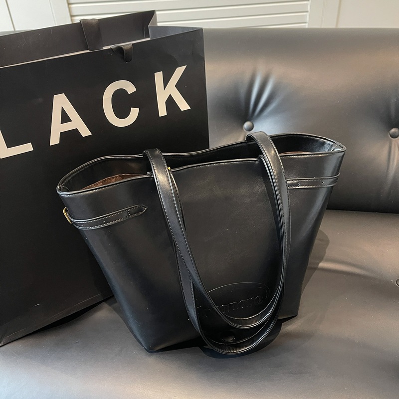 This year's popular bag for women is the 2025 new trendy retro casual large-capacity, versatile and fashionable single-shoulder bucket bag Specification drawing