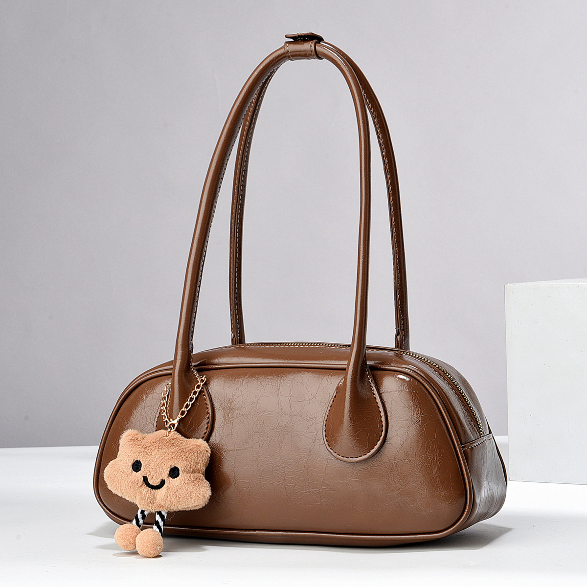 New style of Taizhou women's bag 2025 pendant, single-shoulder crossbody bag and underarm bag with a texture of cowhide Specification drawing
