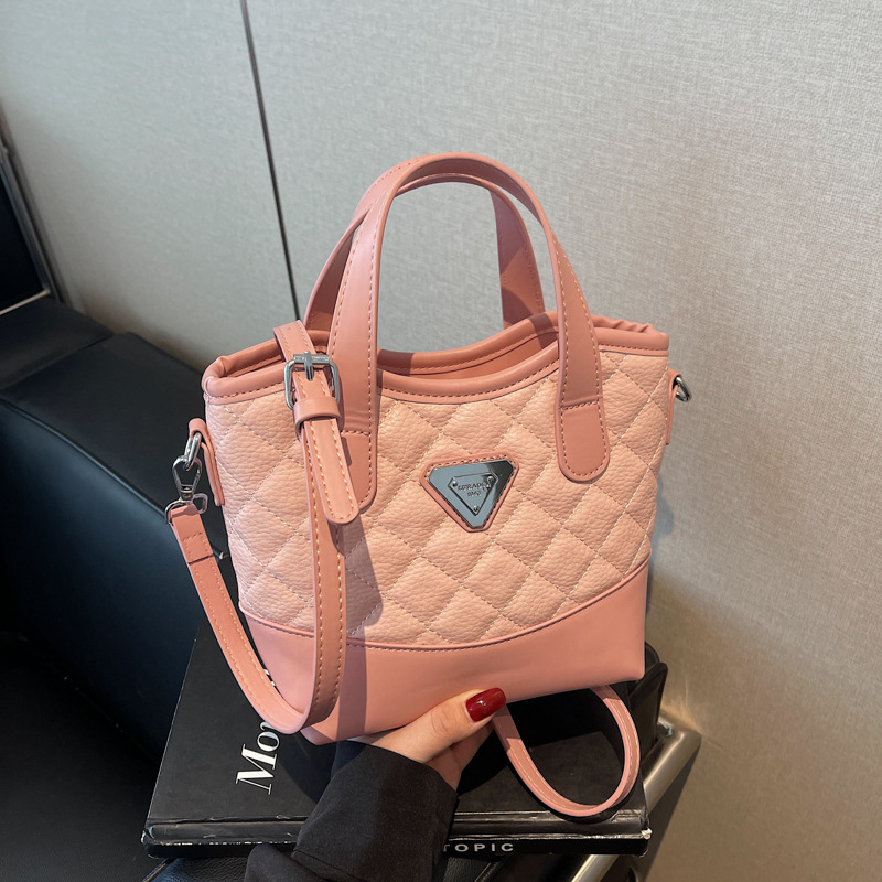 High-end texture diamond-shaped color-blocking hand-held bucket bag for women, 2025 new style, fashionable and versatile crossbody bag, small handbag Specification drawing