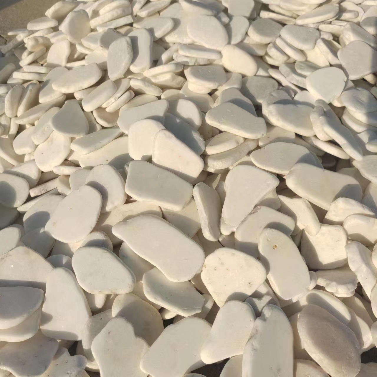 White painted stone wholesale manufacturer, children's DIY hand-painted stone, flake pebble, children's hand-painted stone Specification drawing