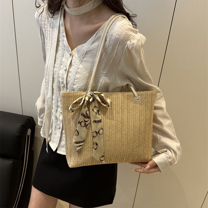 Ladies' tote bag, large capacity bag, 2025 new style fashionable handbag, single-shoulder underarm bag, straw woven casual large bag details Picture