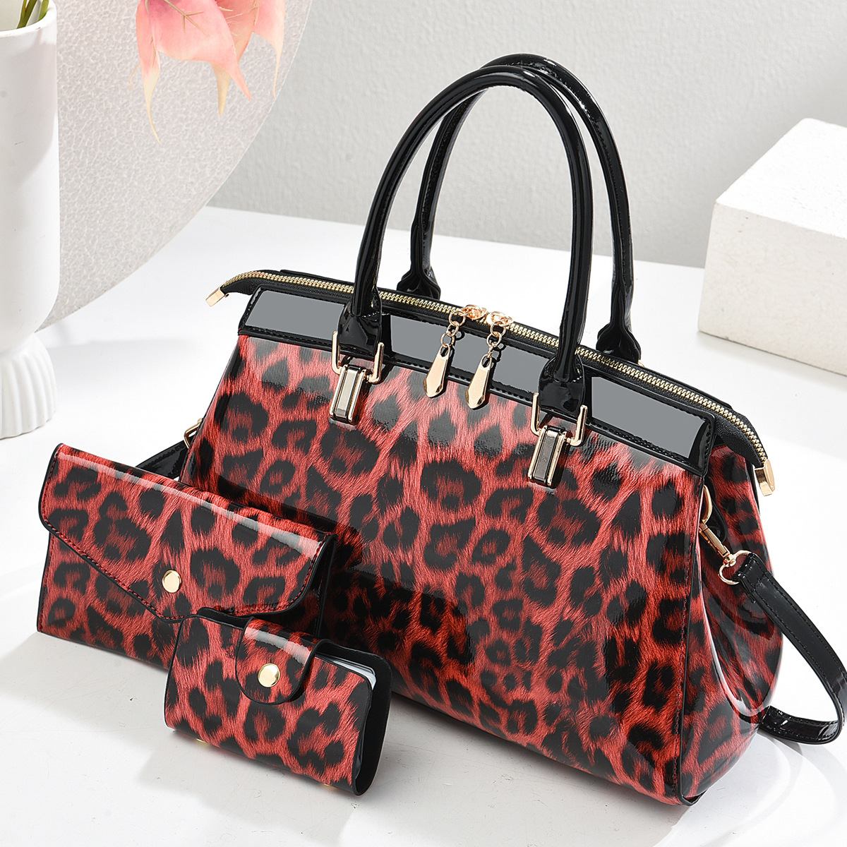 Cross-border temu's best-selling new retro patent leather tote bag, large-capacity, personalized leopard print fashionable single-shoulder crossbody bag details Picture