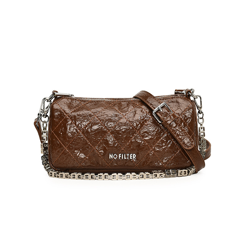 A high-end oil wax leather small square bag for women, a new 2024 trendy and fashionable chain single-shoulder crossbody bag, a versatile commuting small bag Item Picture