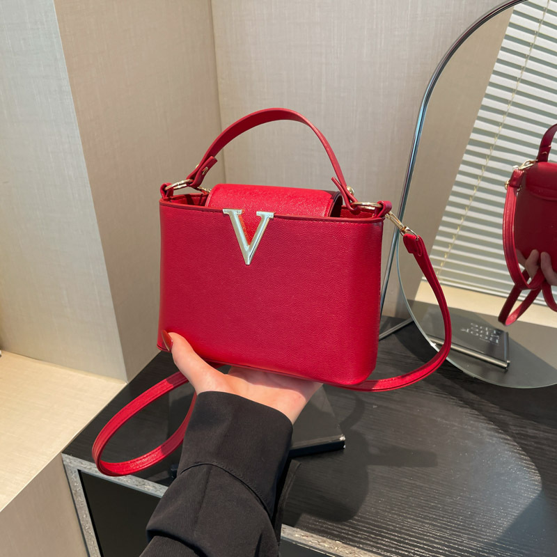 Cross-border trendy crossbody bag for women, summer high-end women's bag, lychee pattern commuter bag, stylish and versatile single-shoulder bag full figure