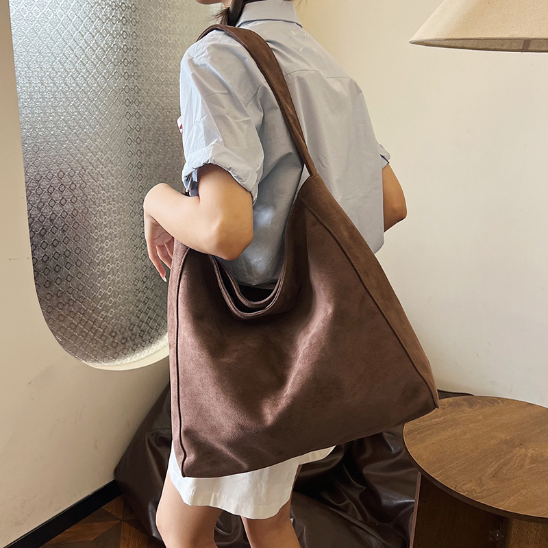Casual and laid-back style women's tote bag, large-capacity spring/Summer 2024 new design sense, niche commuting crossbody bag Specification drawing