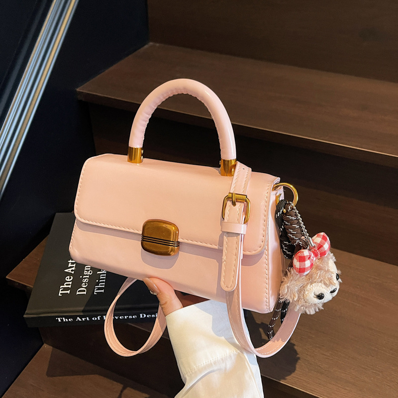 This year's popular women's 2025 new high-end handbag, trendy and fashionable commuting single-shoulder crossbody small square bag details Picture
